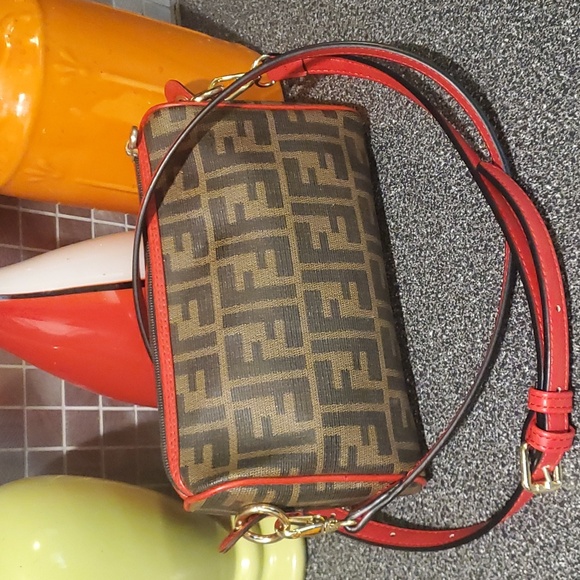 Fendi Bag - Picture 2 of 15